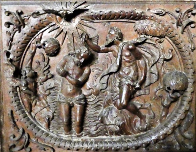 1637 Holckenhavn Kapel lille dåbsrelief Claus P1030837.jpg