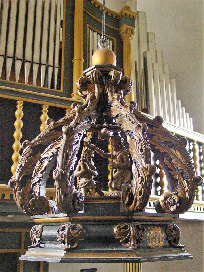 Barok fontehimmel med Jesu dåb, Auning Norddjurs, Claus DSC02778.jpg