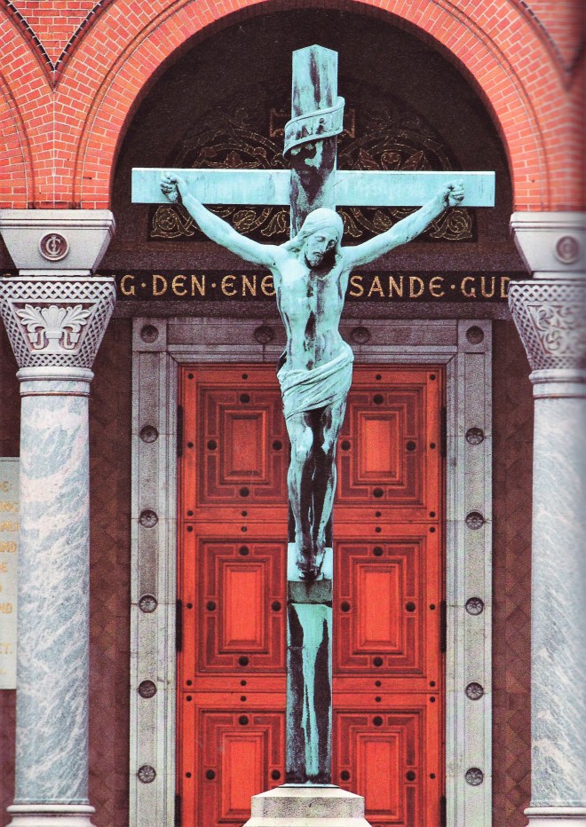 1853 J A Jerichau bronzekrucifiks, opst udenf Jesuskirken 1891-98.jpg