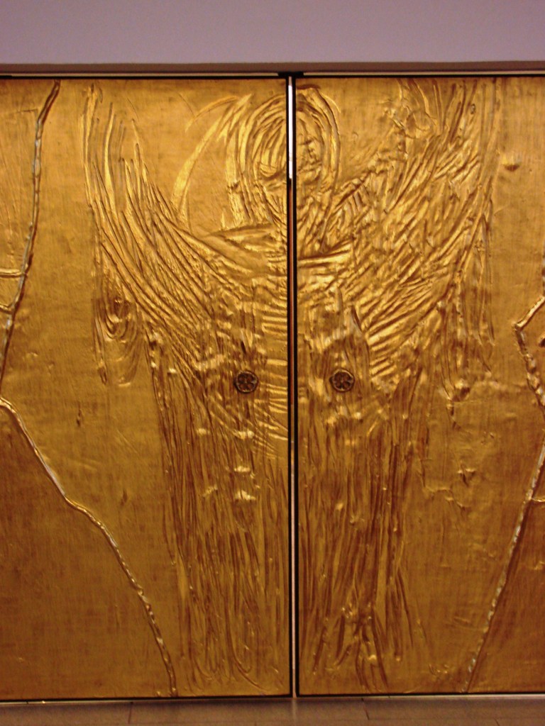 This image has an empty alt attribute; its file name is 2012-peter-brandes-lovsangsenglen-relief-pa-dor-dyssegard-claus2305843009218149908.jpg